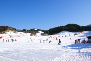 太平山滑雪场欧帕斯 下榻秋田 探究它的美